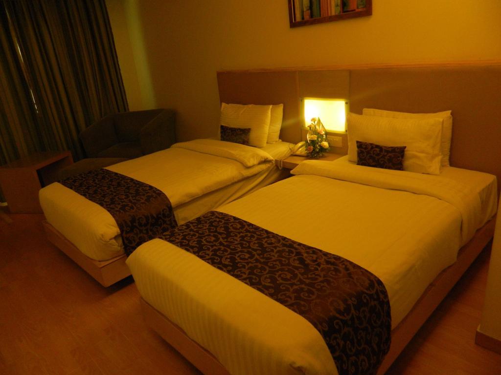 Hotel Park Maple Amritsar Esterno foto