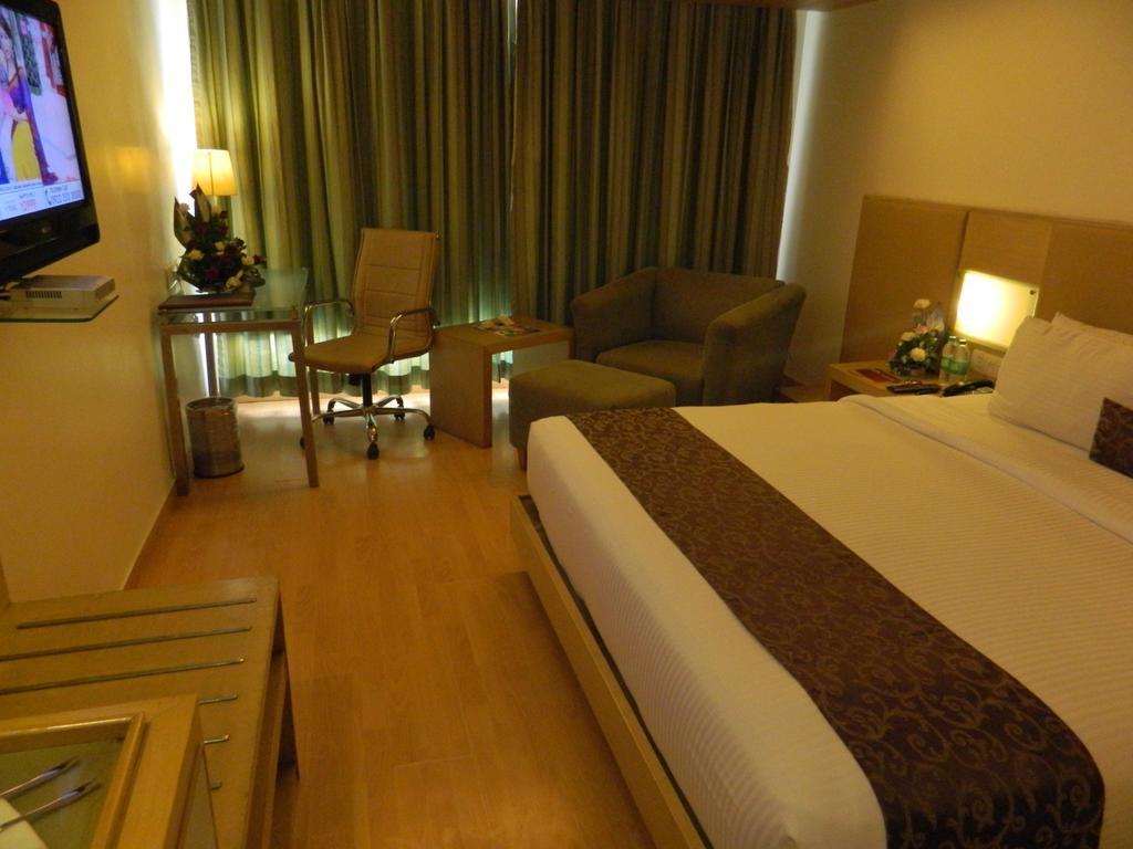 Hotel Park Maple Amritsar Esterno foto