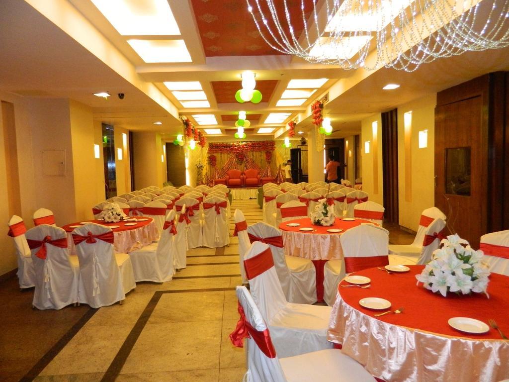 Hotel Park Maple Amritsar Esterno foto