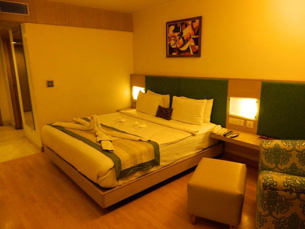 Hotel Park Maple Amritsar Esterno foto