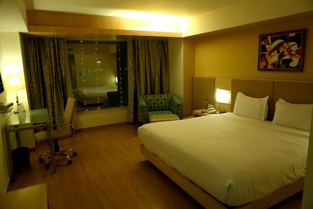 Hotel Park Maple Amritsar Esterno foto