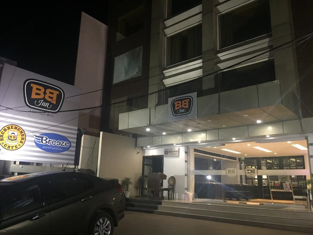 Hotel Park Maple Amritsar Esterno foto