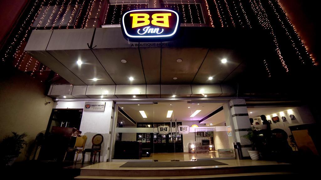 Hotel Park Maple Amritsar Esterno foto